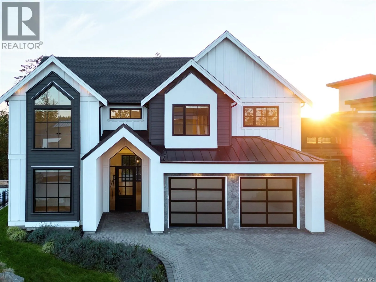 2045 Pinehurst Terr