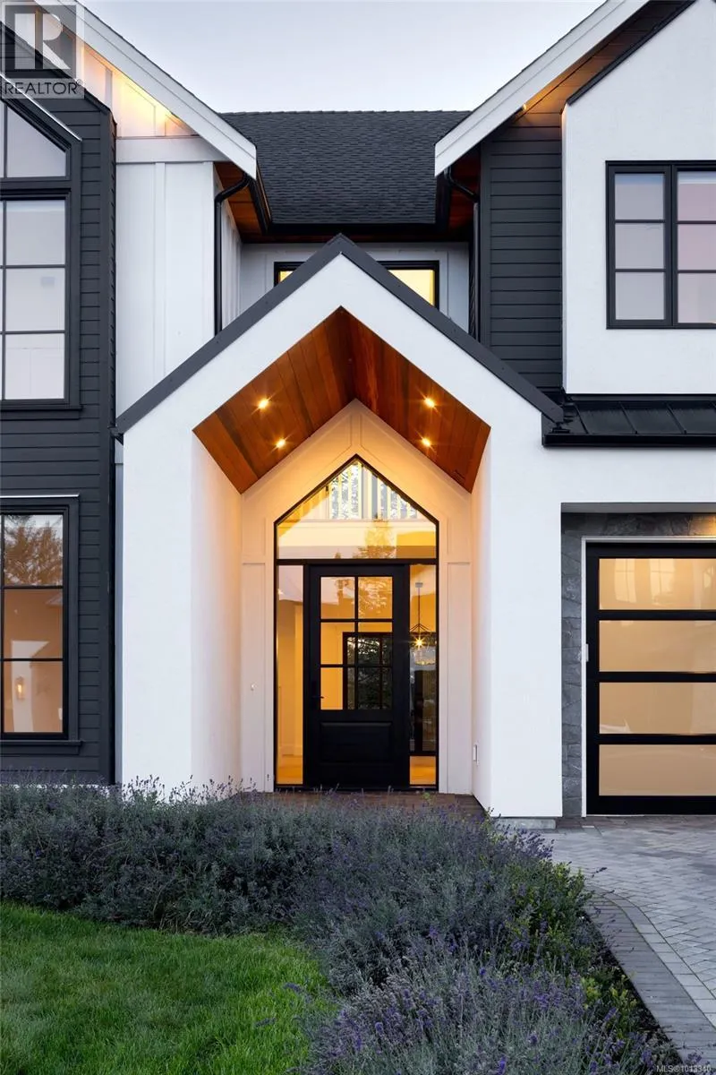 2045 Pinehurst Terr