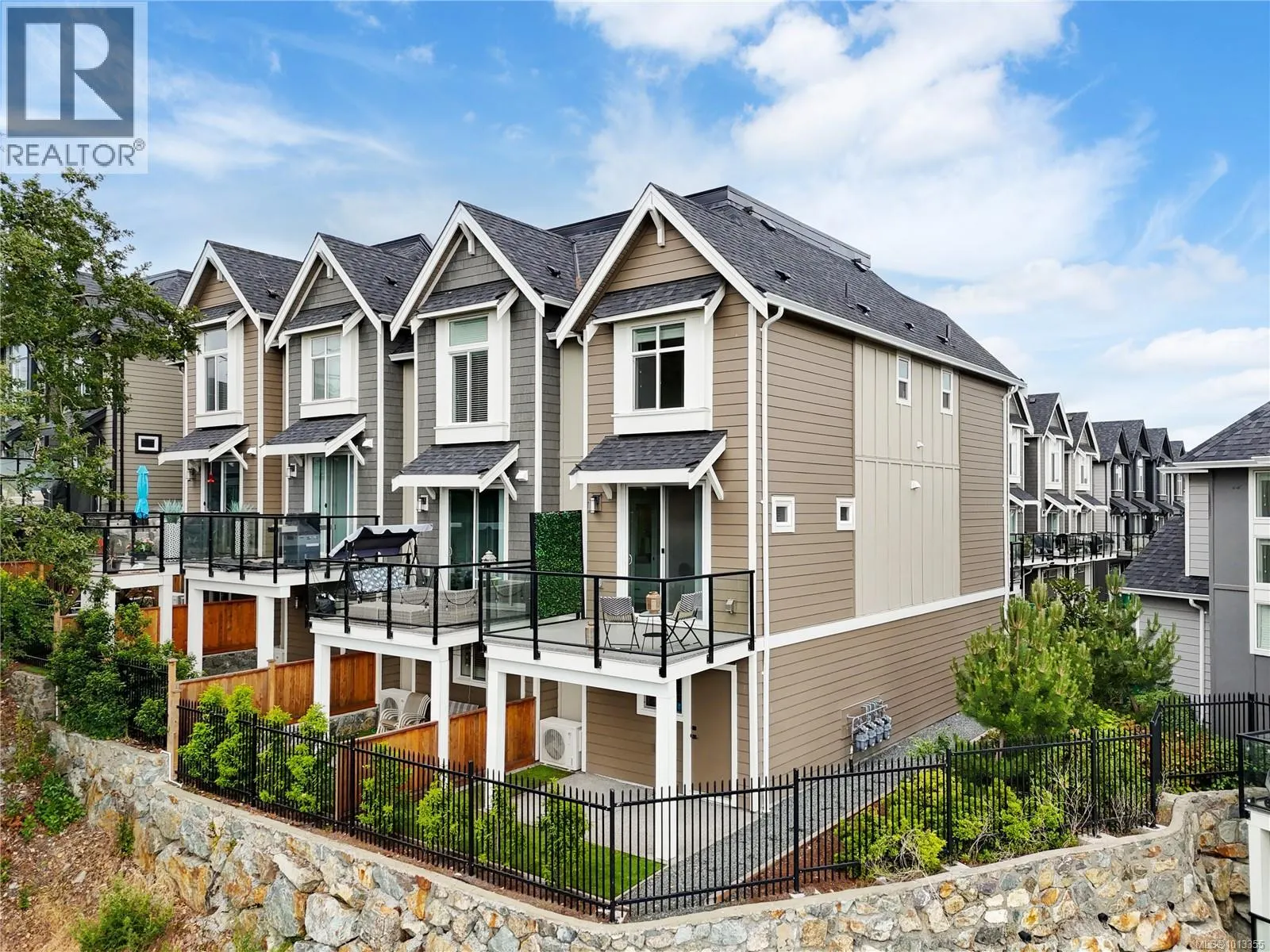 1161 Moonstone Loop