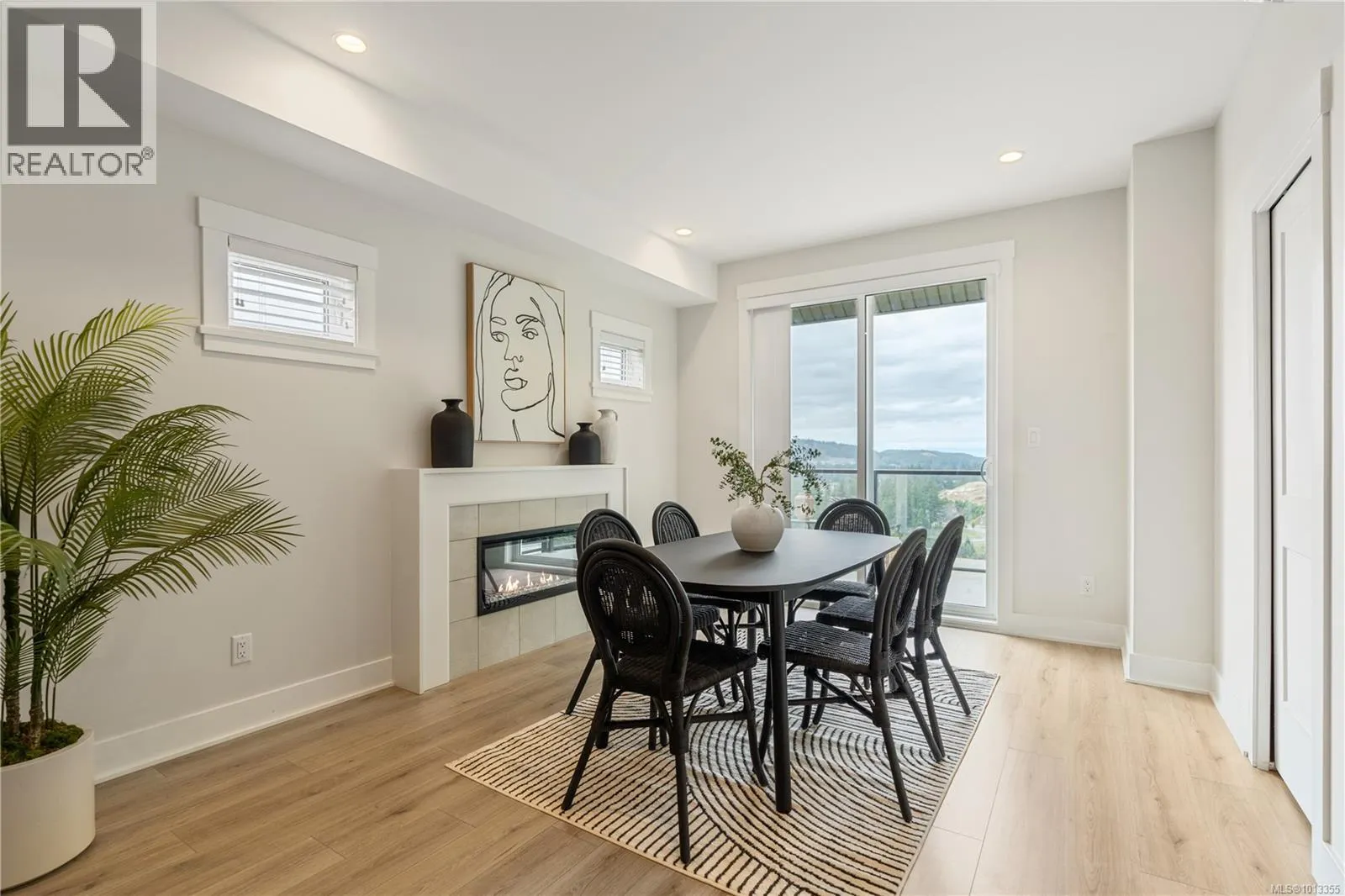 1161 Moonstone Loop