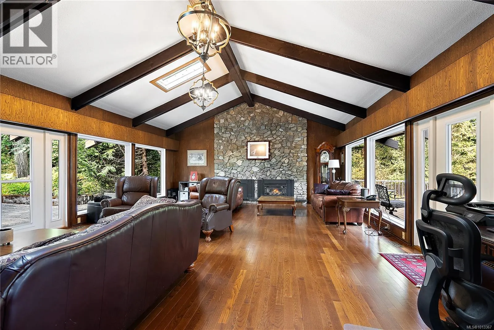 1661 Lands End Rd