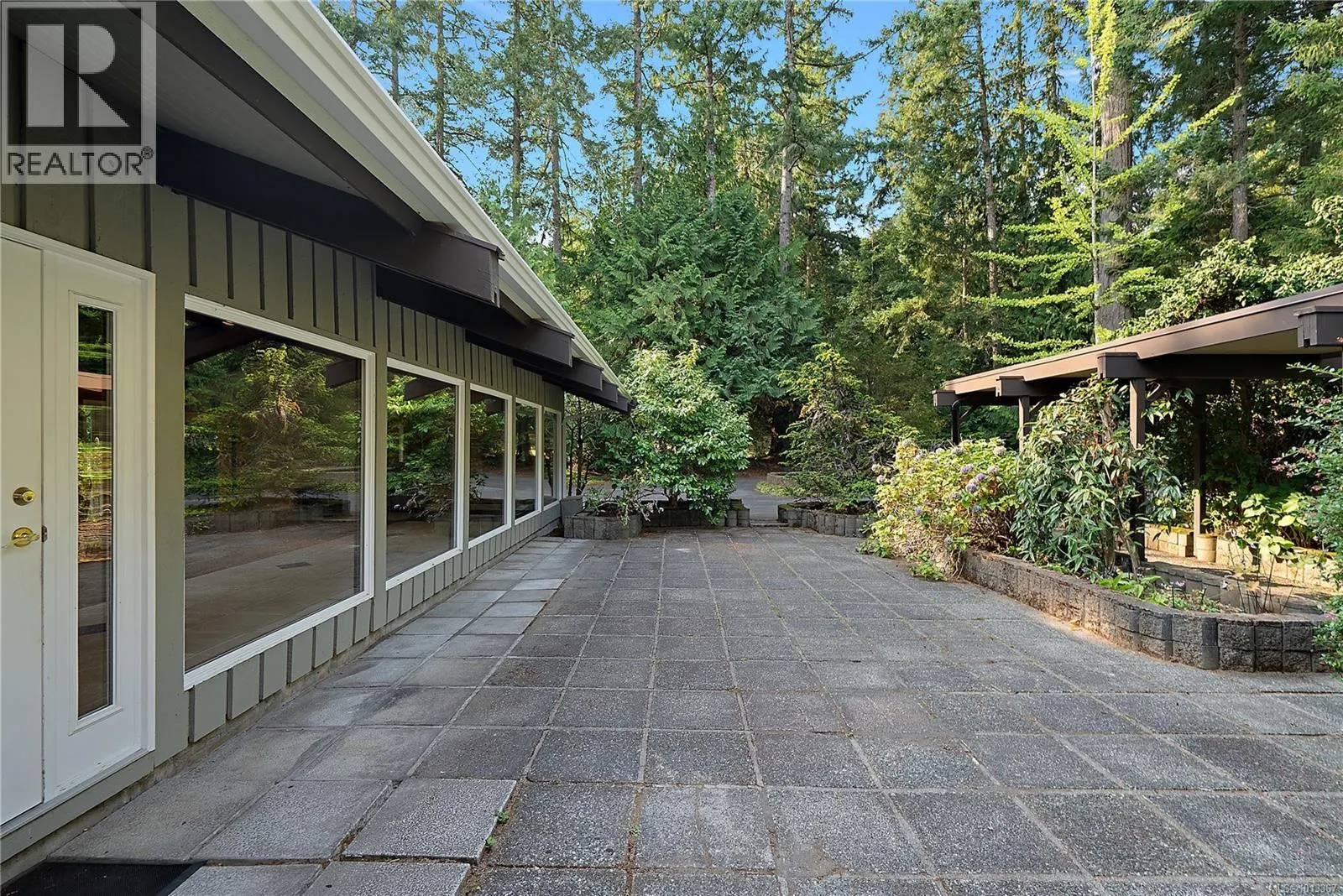 1661 Lands End Rd
