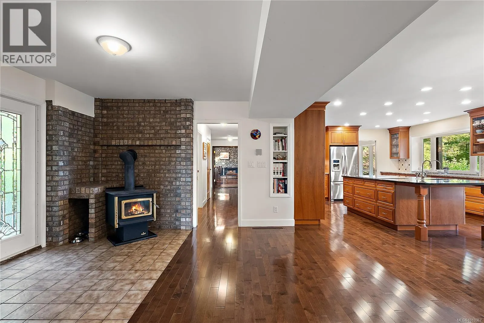 1661 Lands End Rd