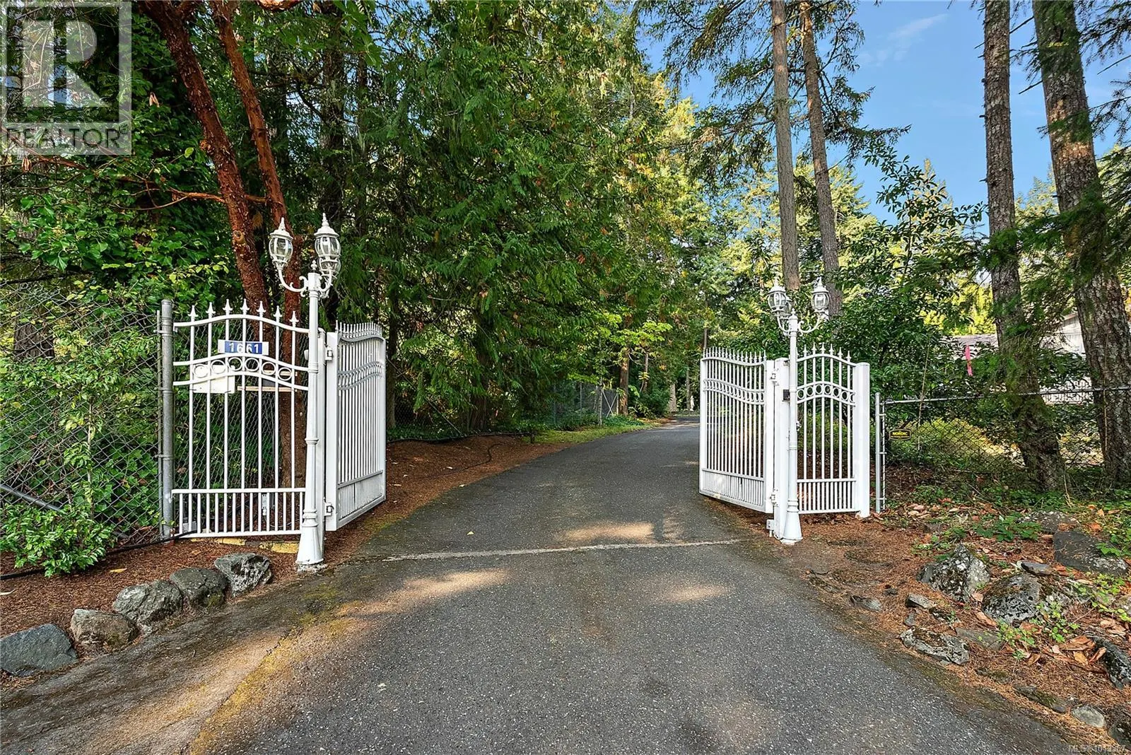 1661 Lands End Rd