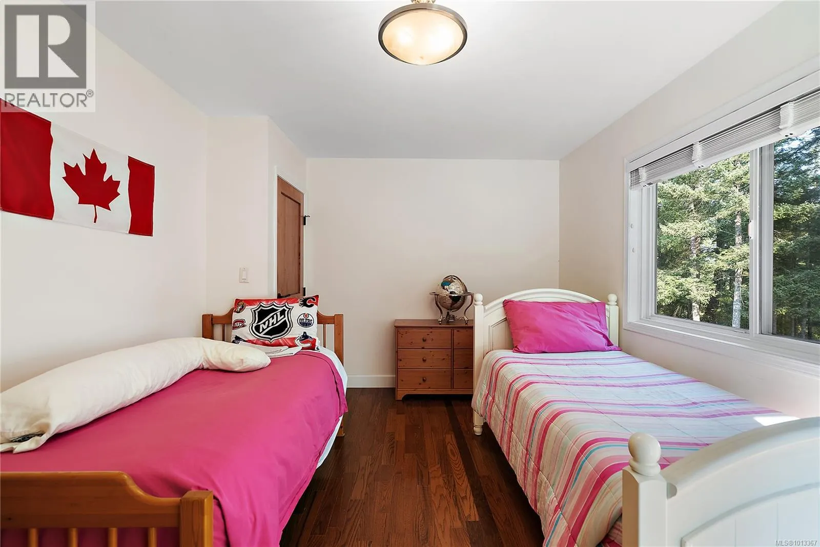 1661 Lands End Rd
