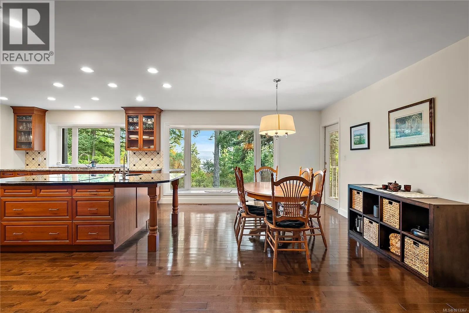 1661 Lands End Rd