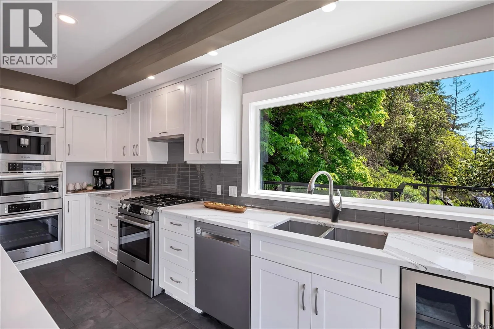 468 Arbutus Ave