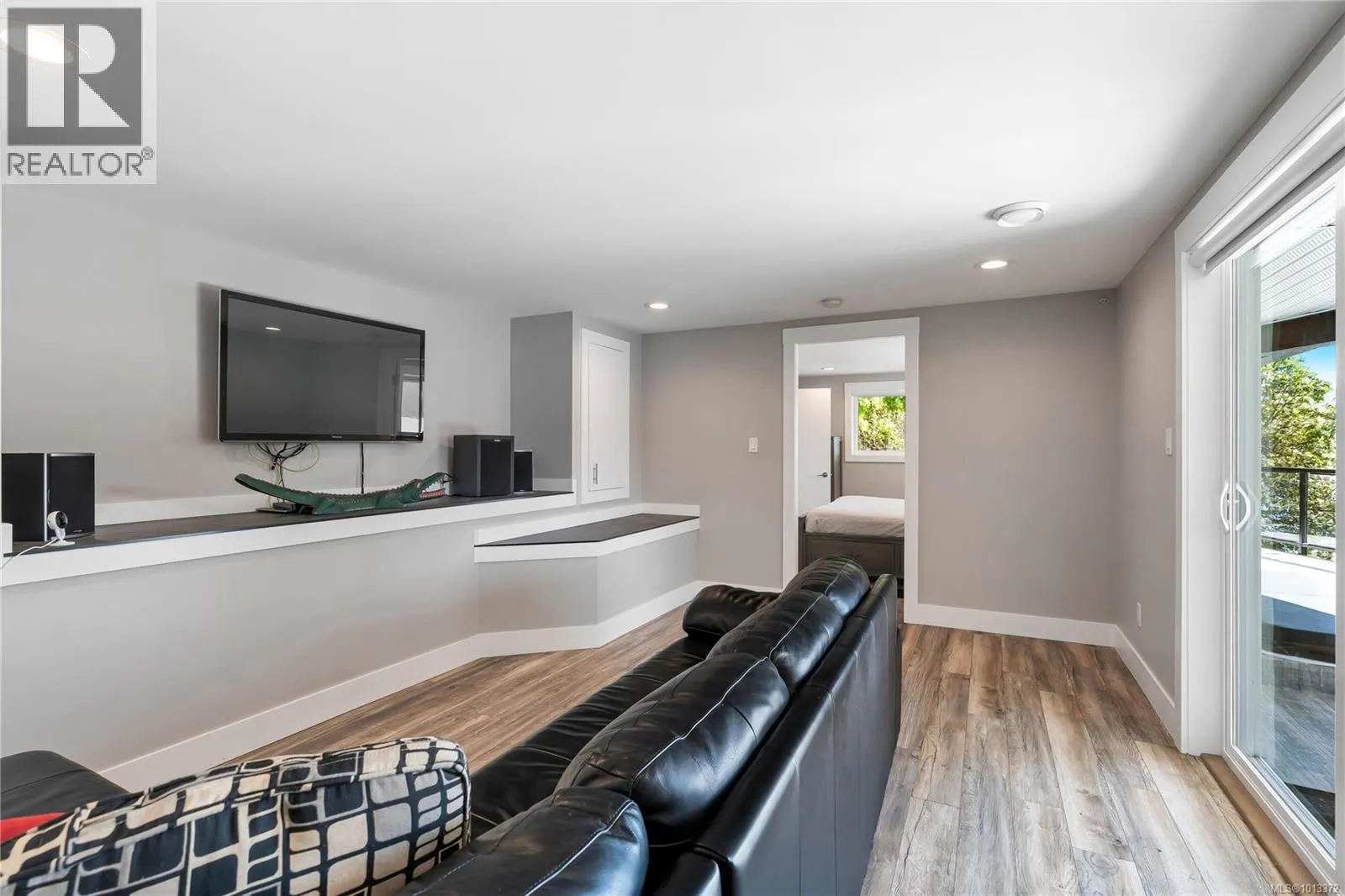 468 Arbutus Ave