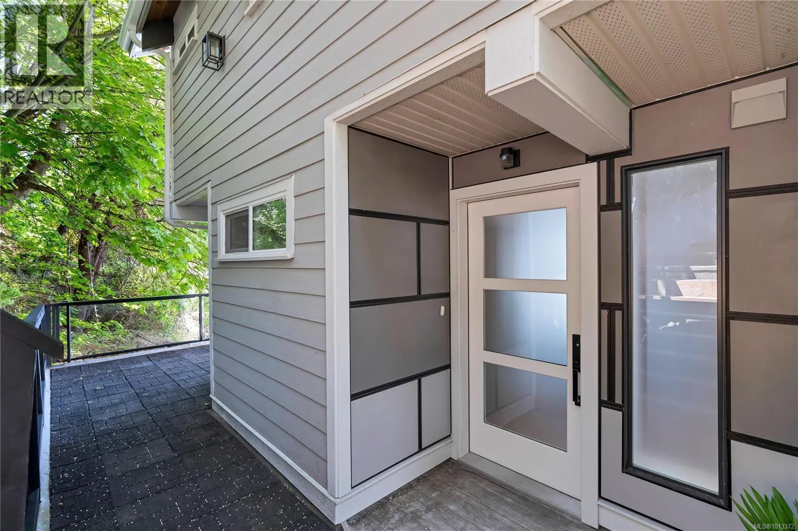468 Arbutus Ave