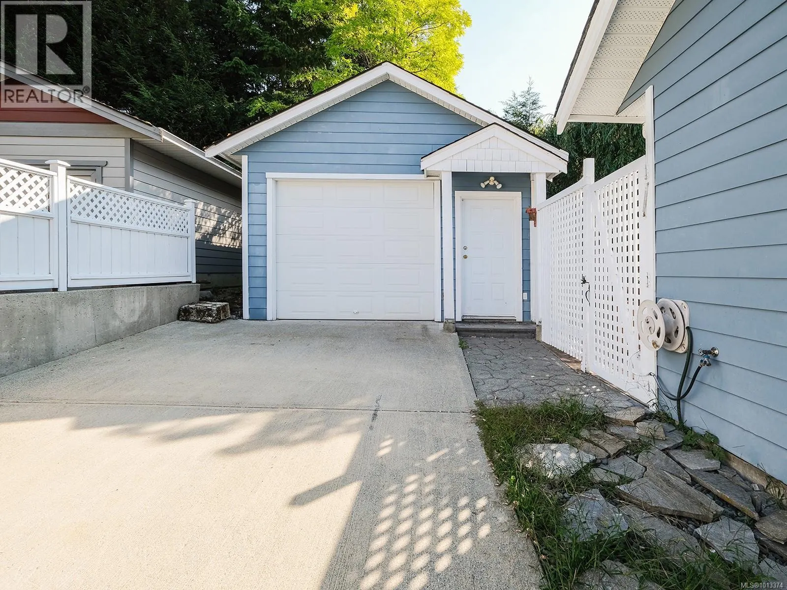 1858 Sterling Ridge Pl