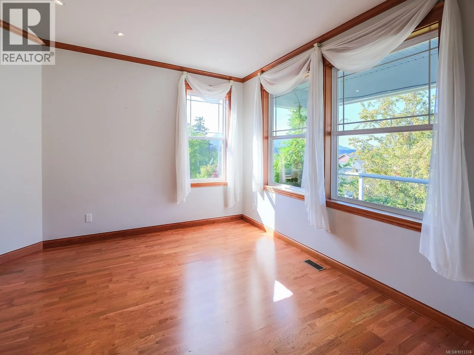 1858 Sterling Ridge Pl
