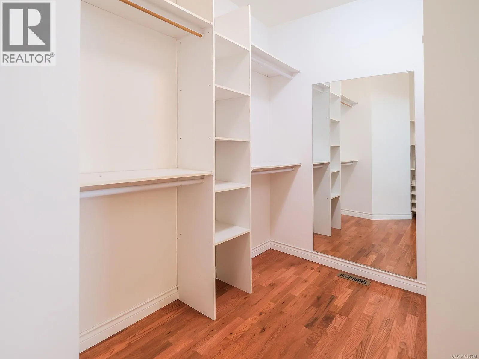 1858 Sterling Ridge Pl