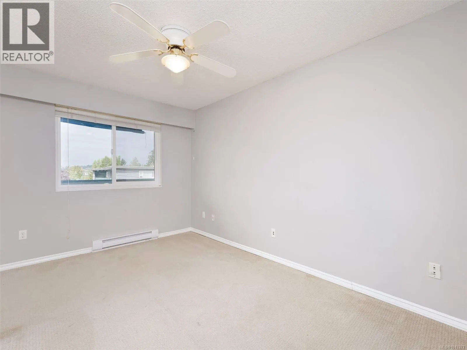 406 859 Carrie St