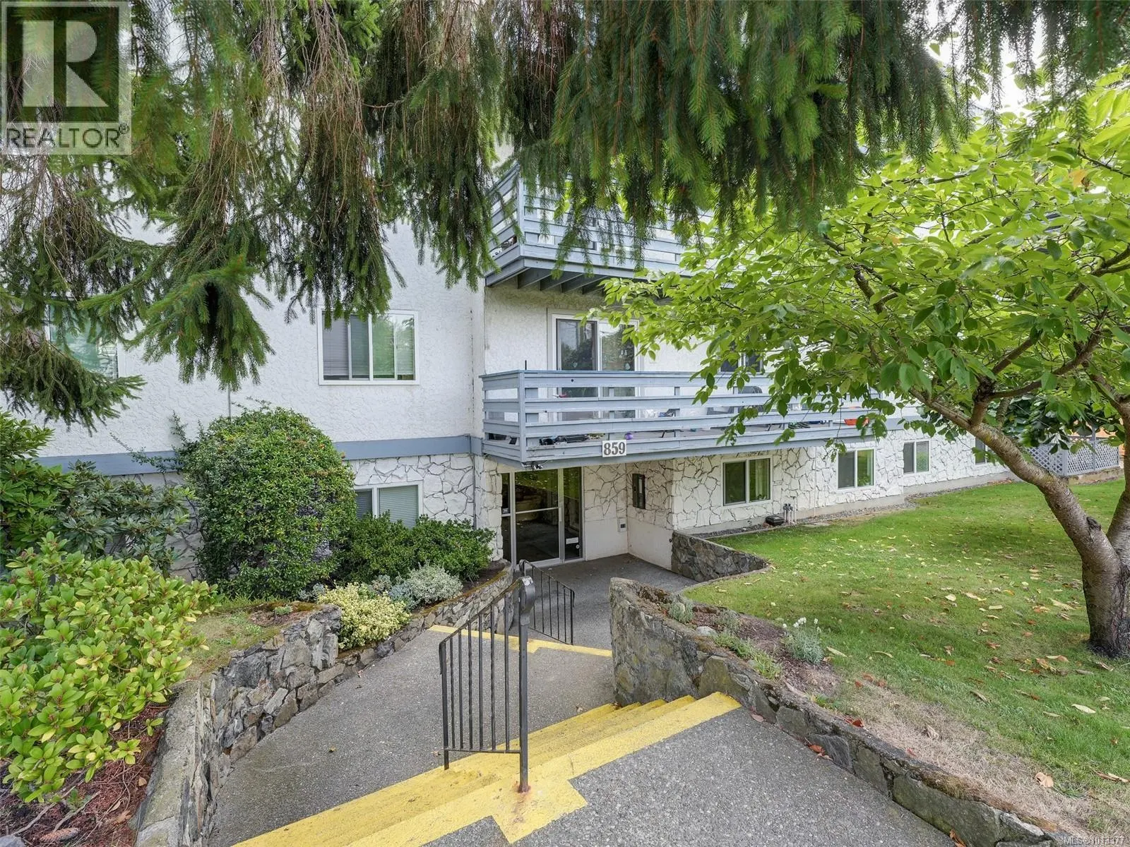 406 859 Carrie St