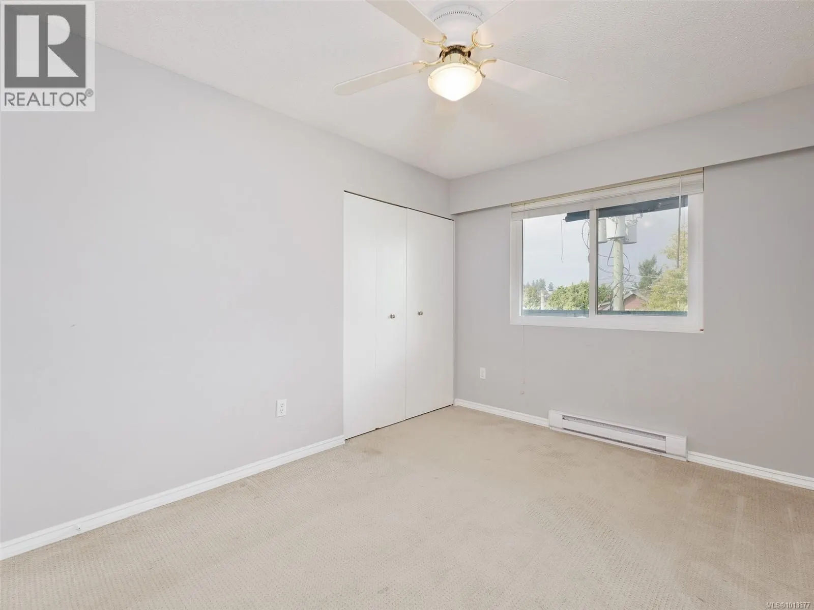 406 859 Carrie St