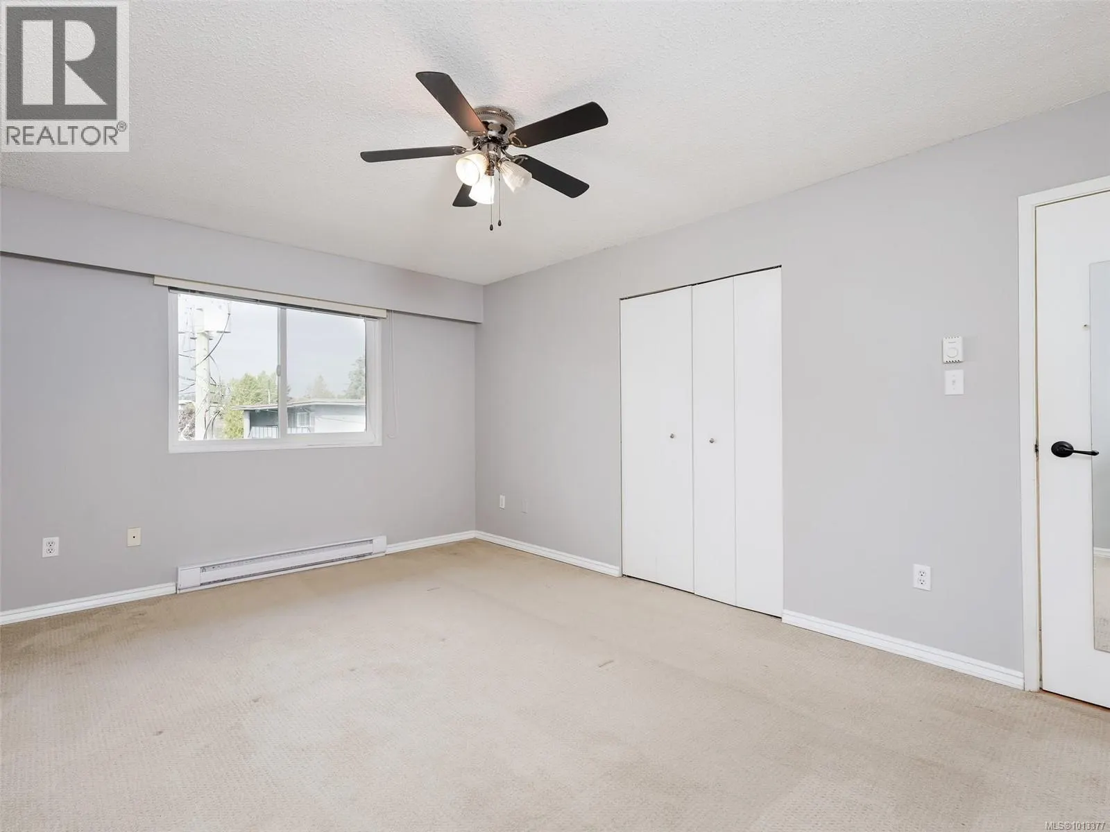 406 859 Carrie St
