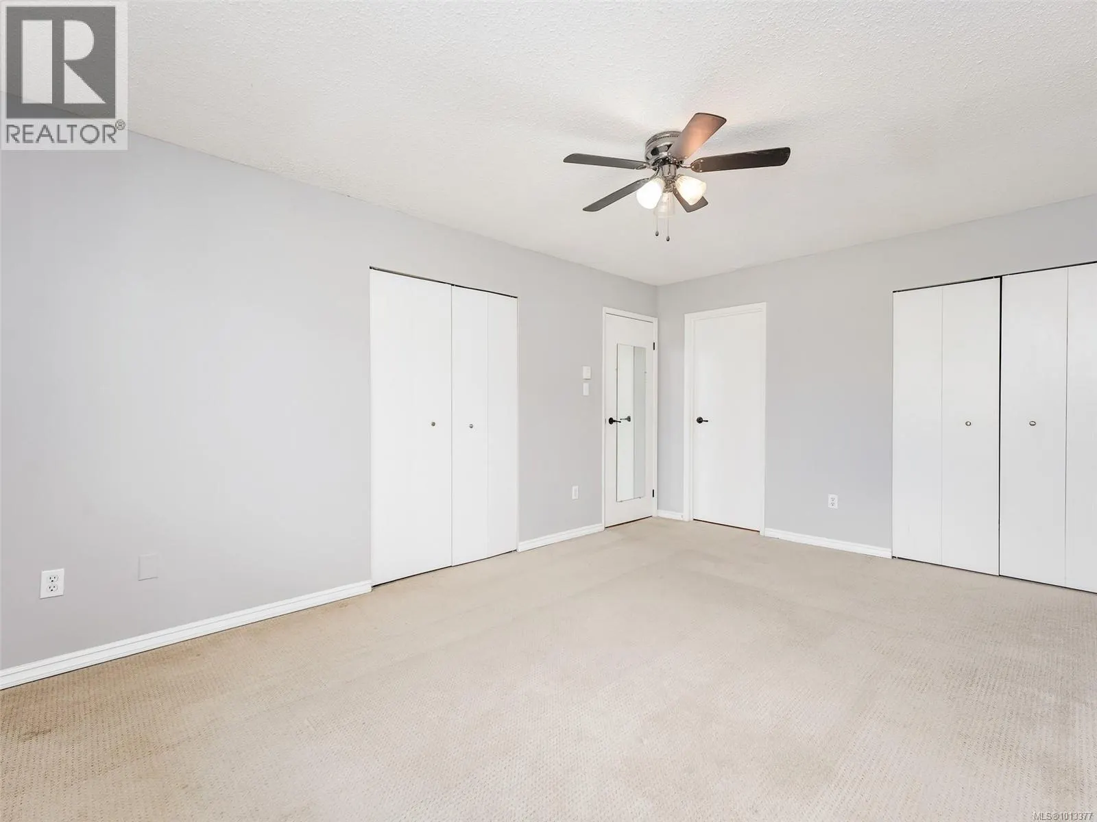 406 859 Carrie St