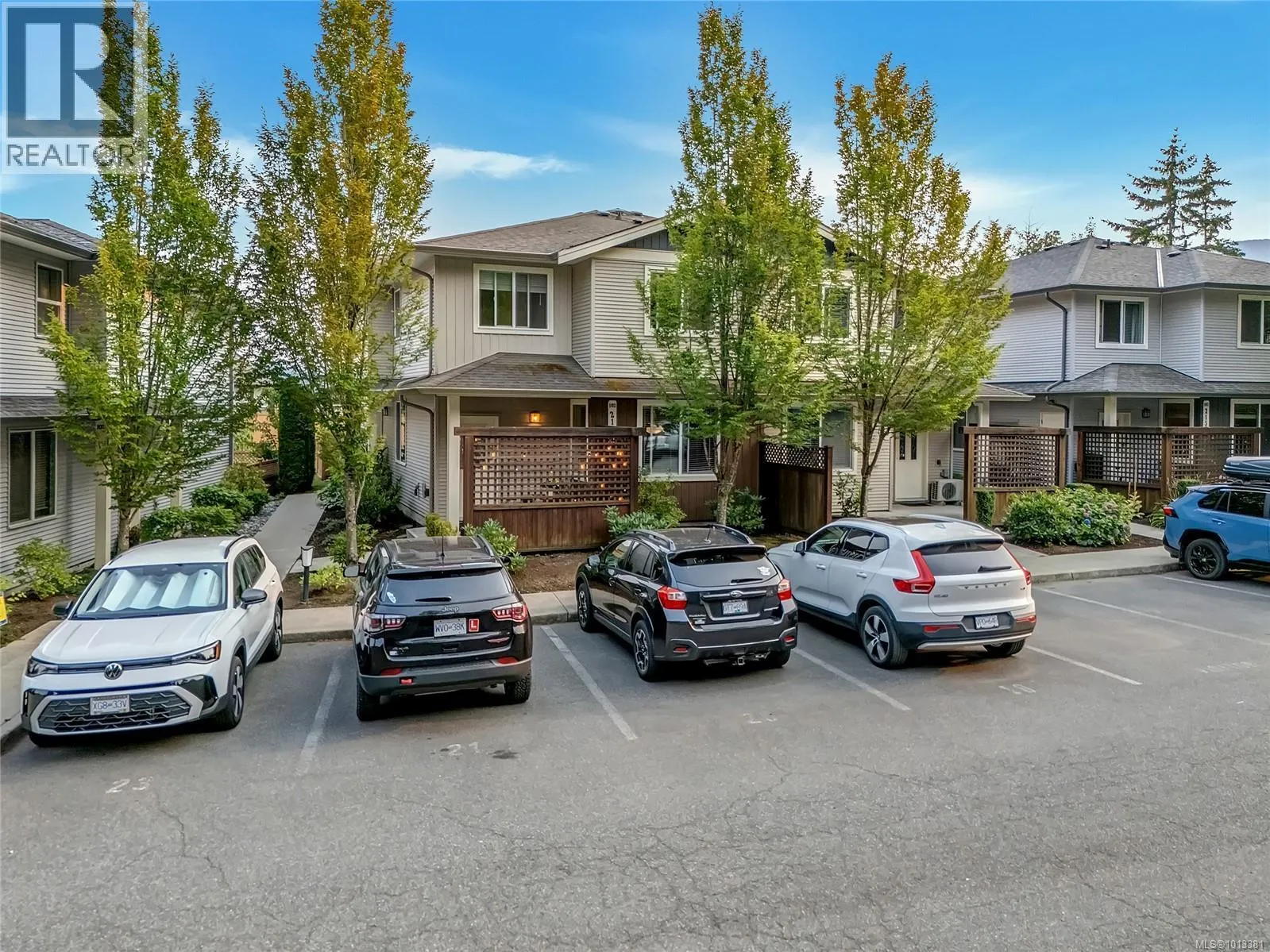 102 2153 Ridgemont Pl