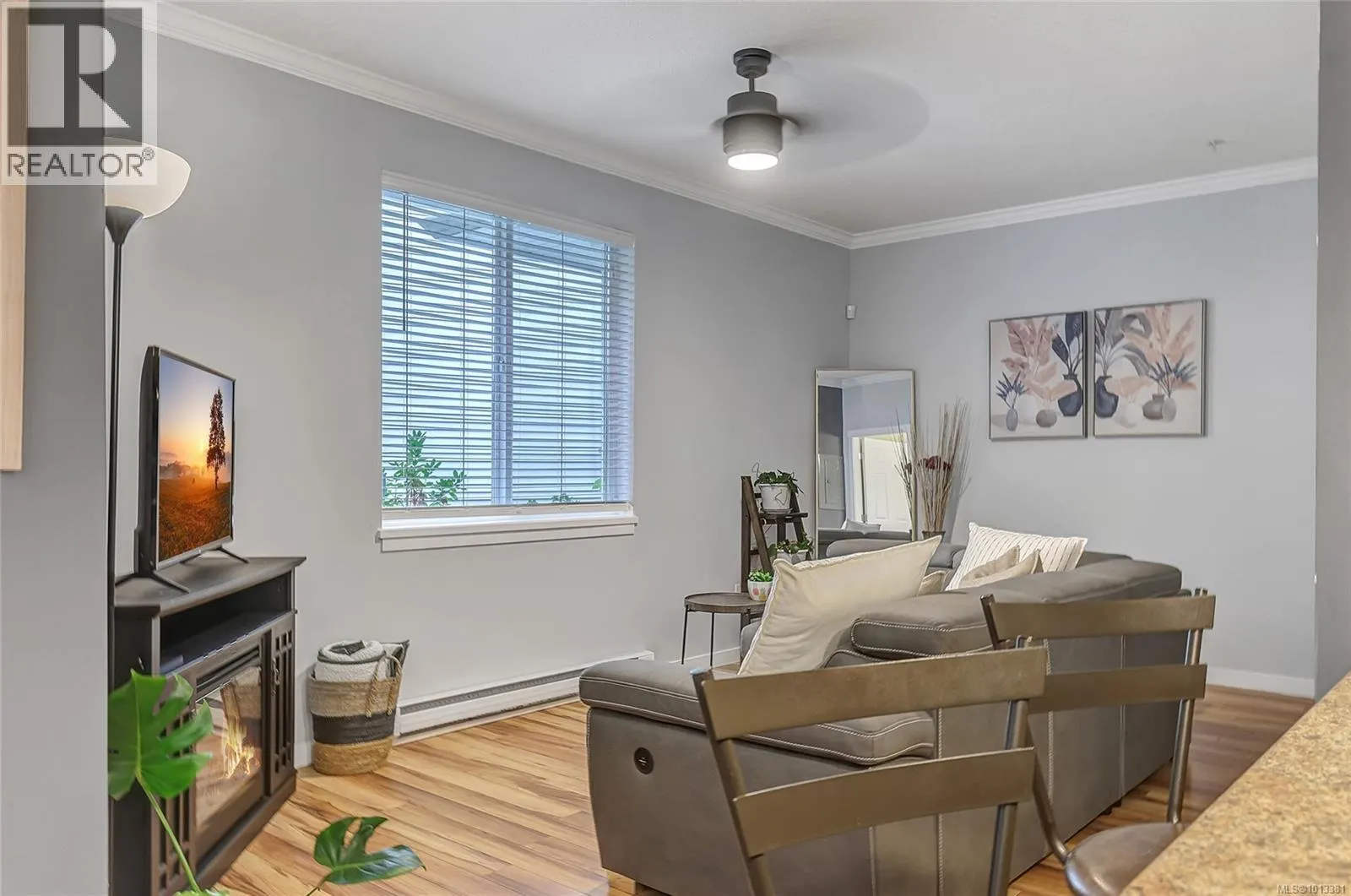 102 2153 Ridgemont Pl