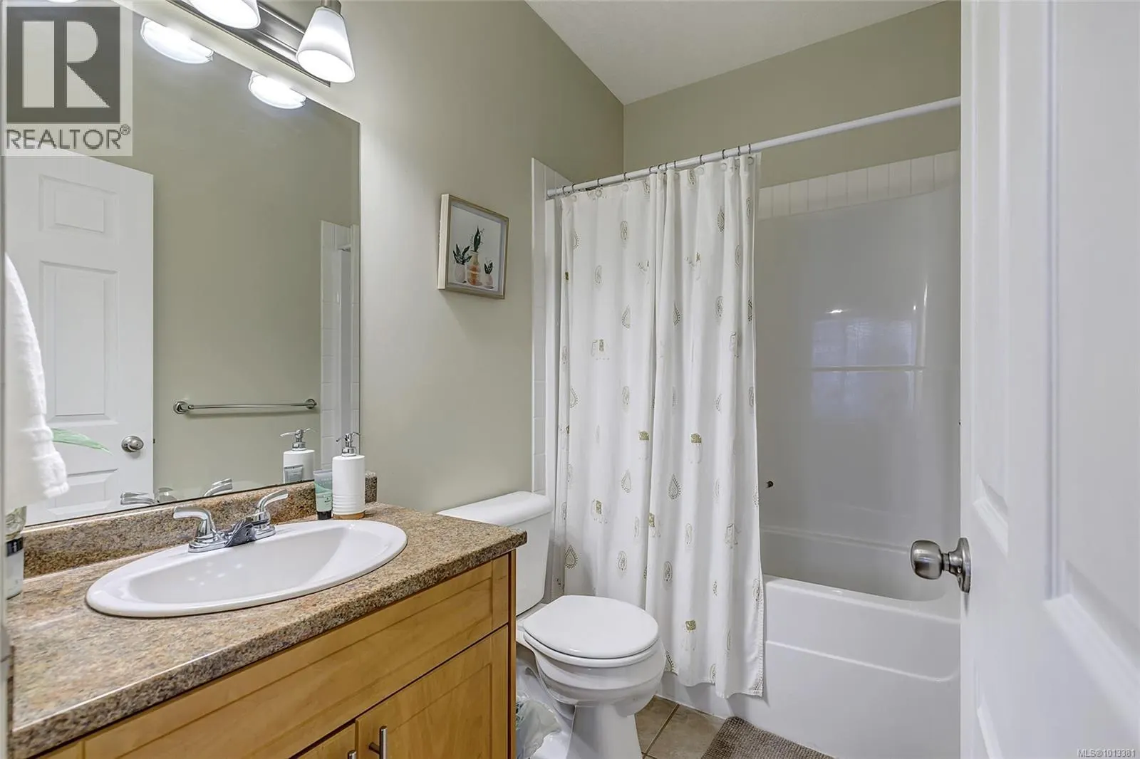 102 2153 Ridgemont Pl