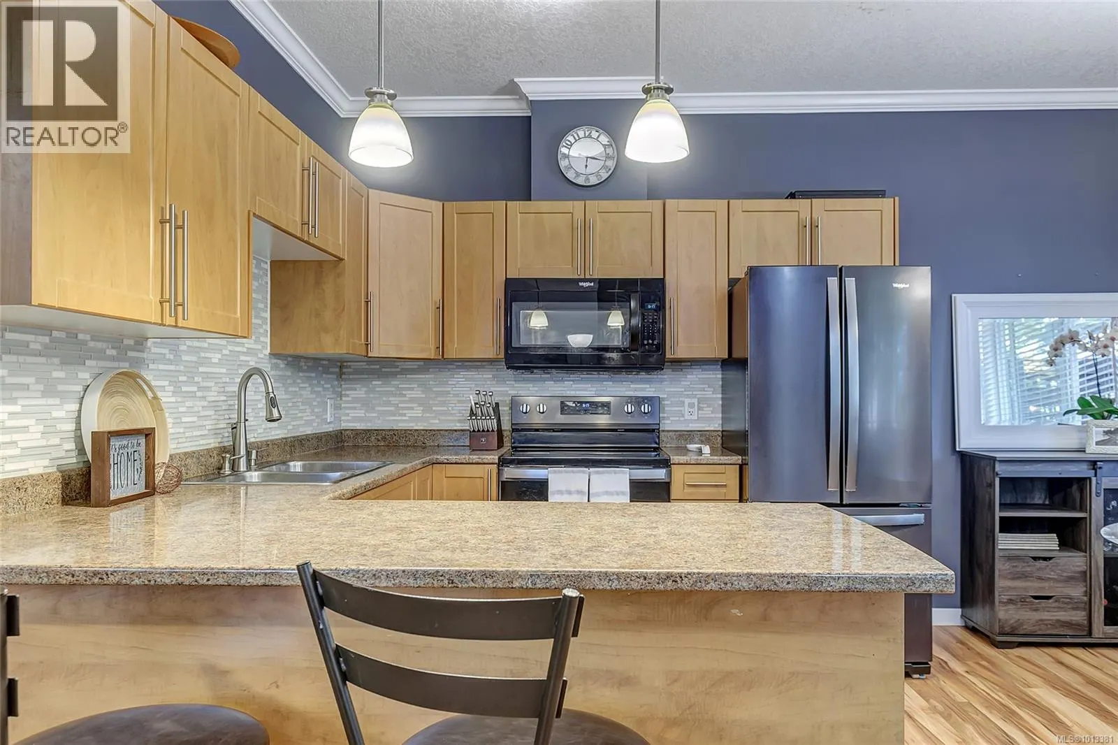 102 2153 Ridgemont Pl