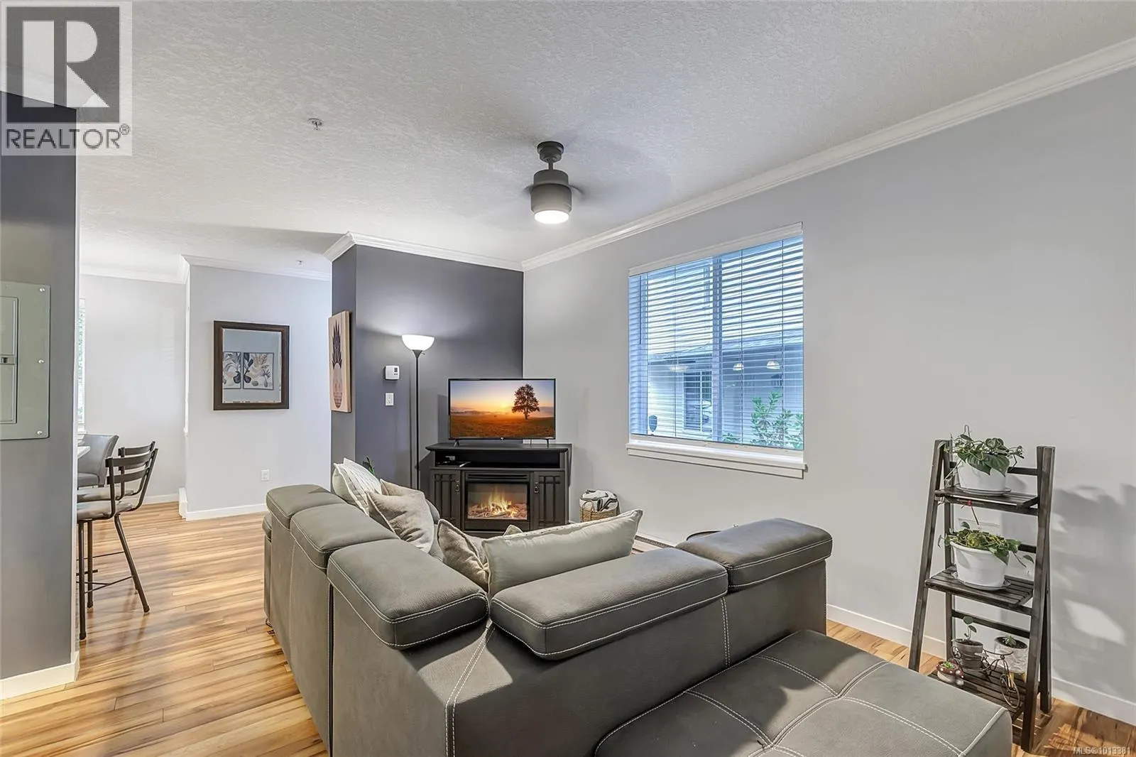 102 2153 Ridgemont Pl