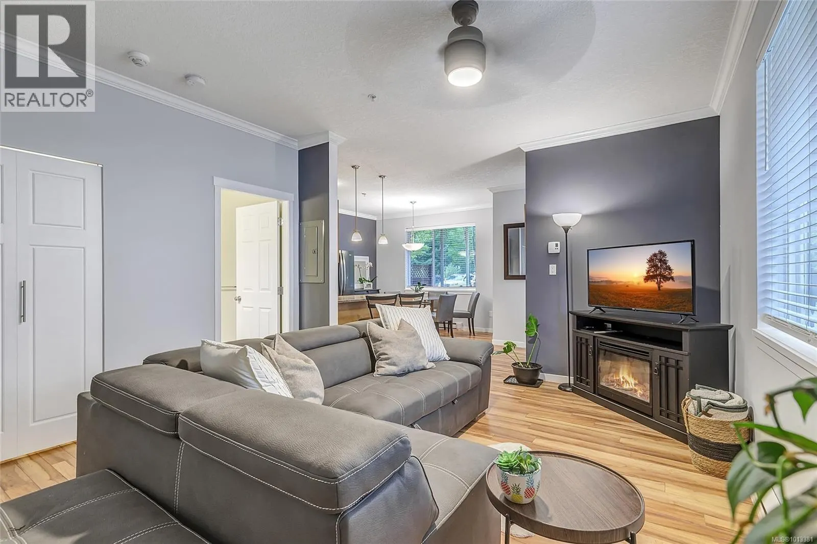 102 2153 Ridgemont Pl