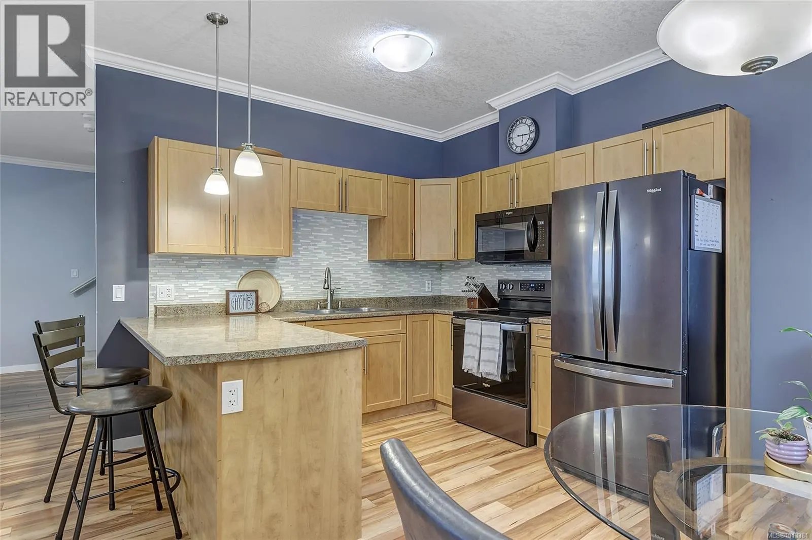 102 2153 Ridgemont Pl