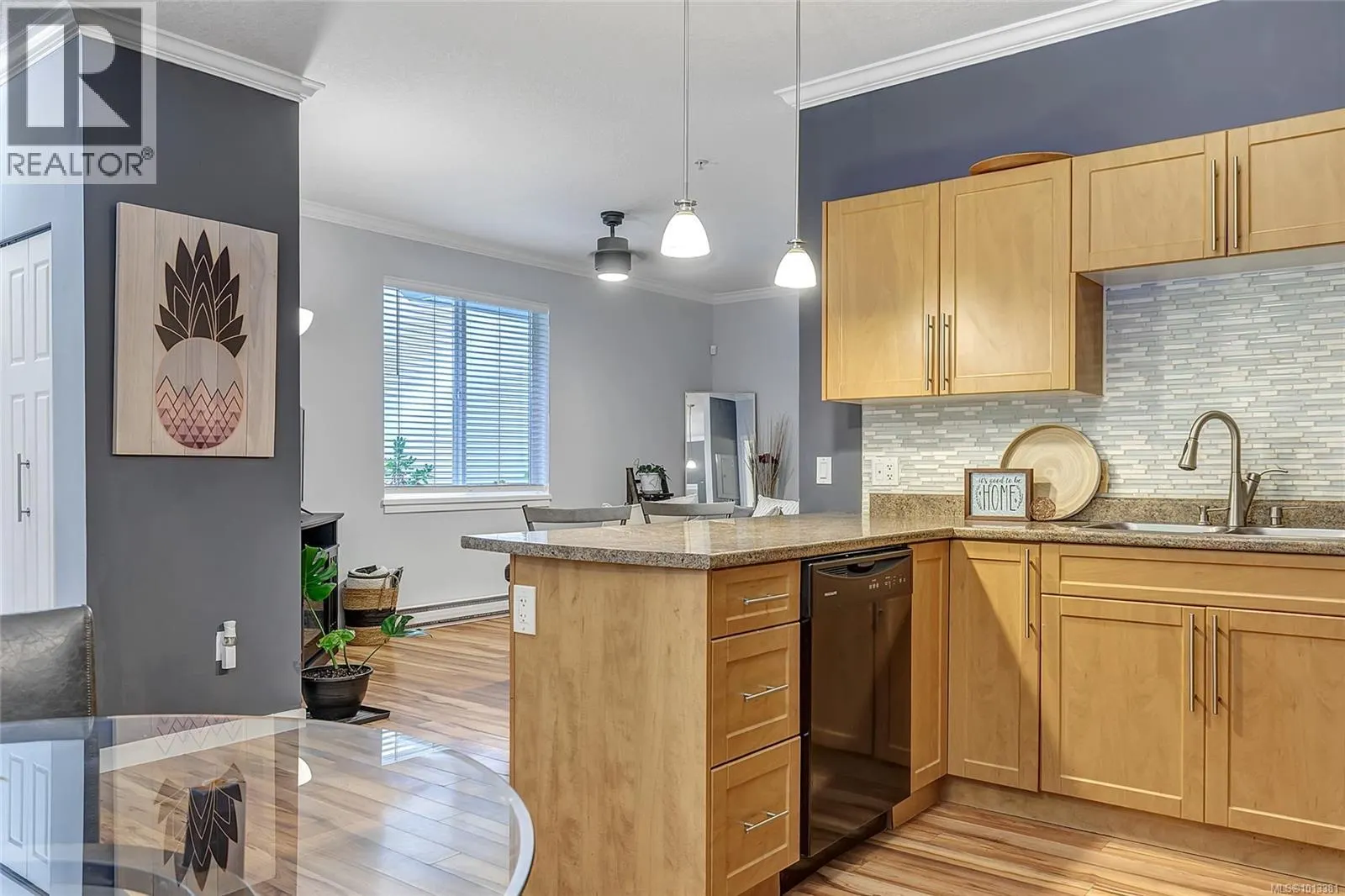 102 2153 Ridgemont Pl