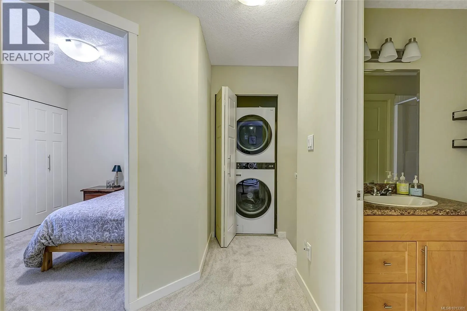 102 2153 Ridgemont Pl