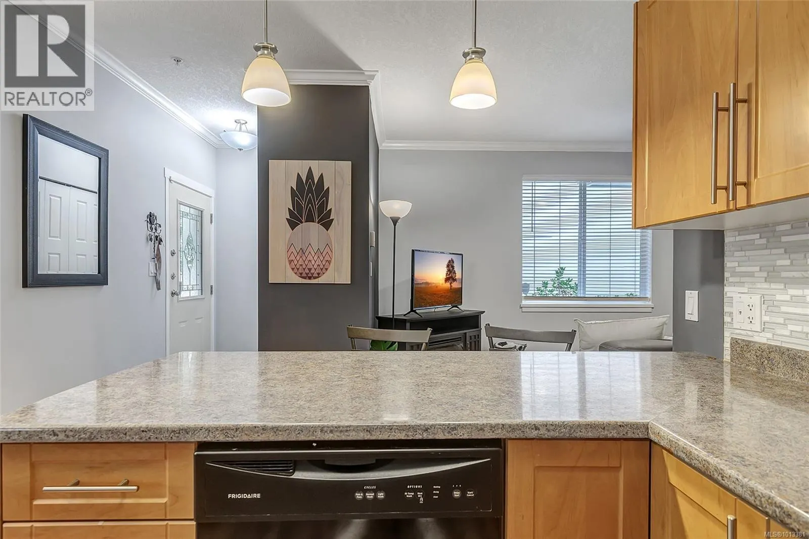 102 2153 Ridgemont Pl