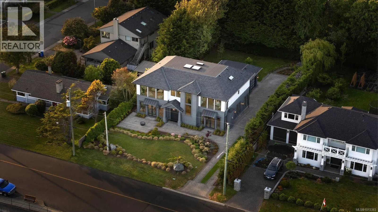 418 Beach Dr