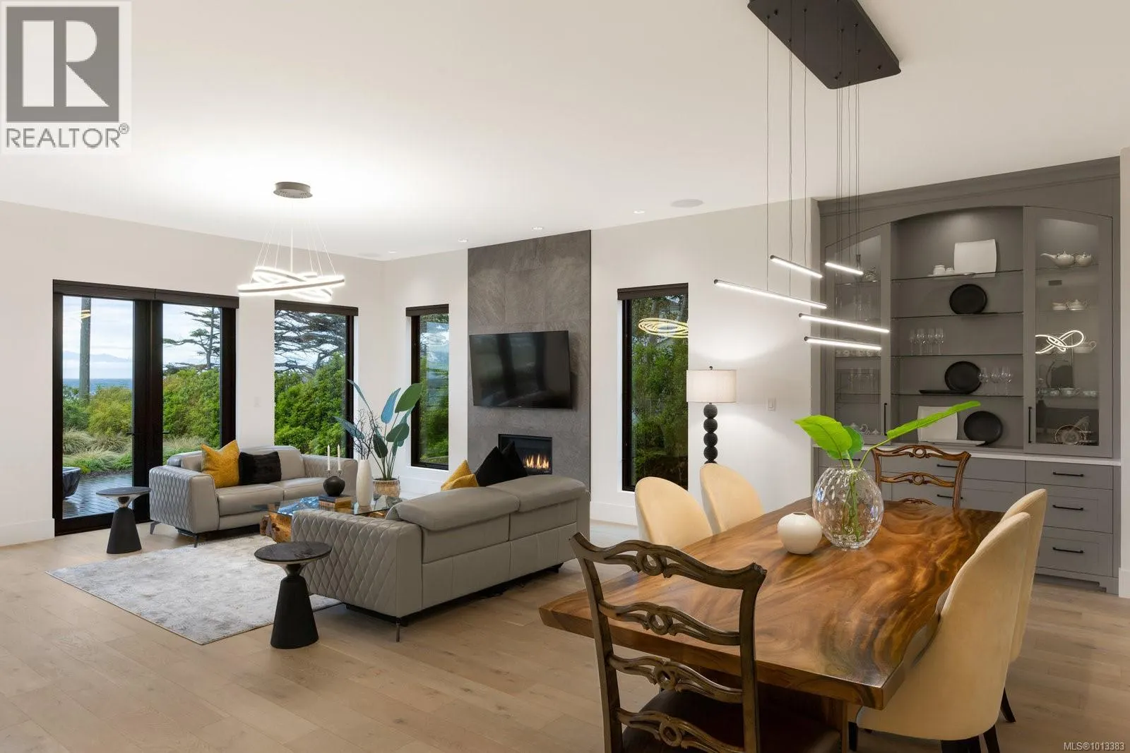 418 Beach Dr