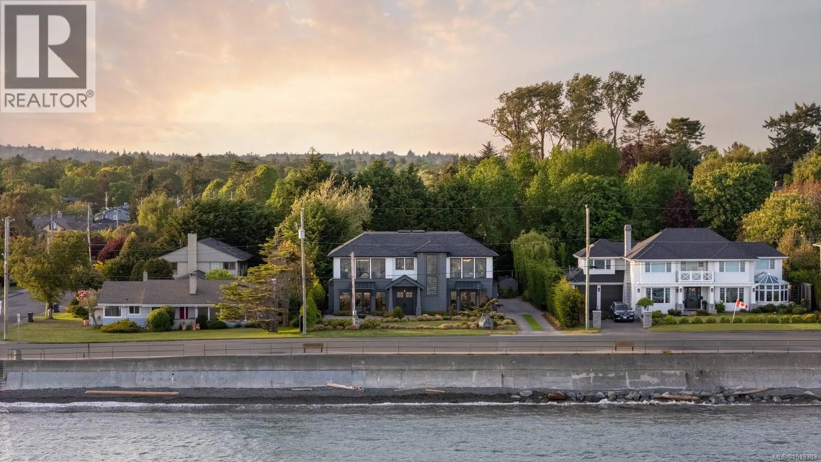 418 Beach Dr