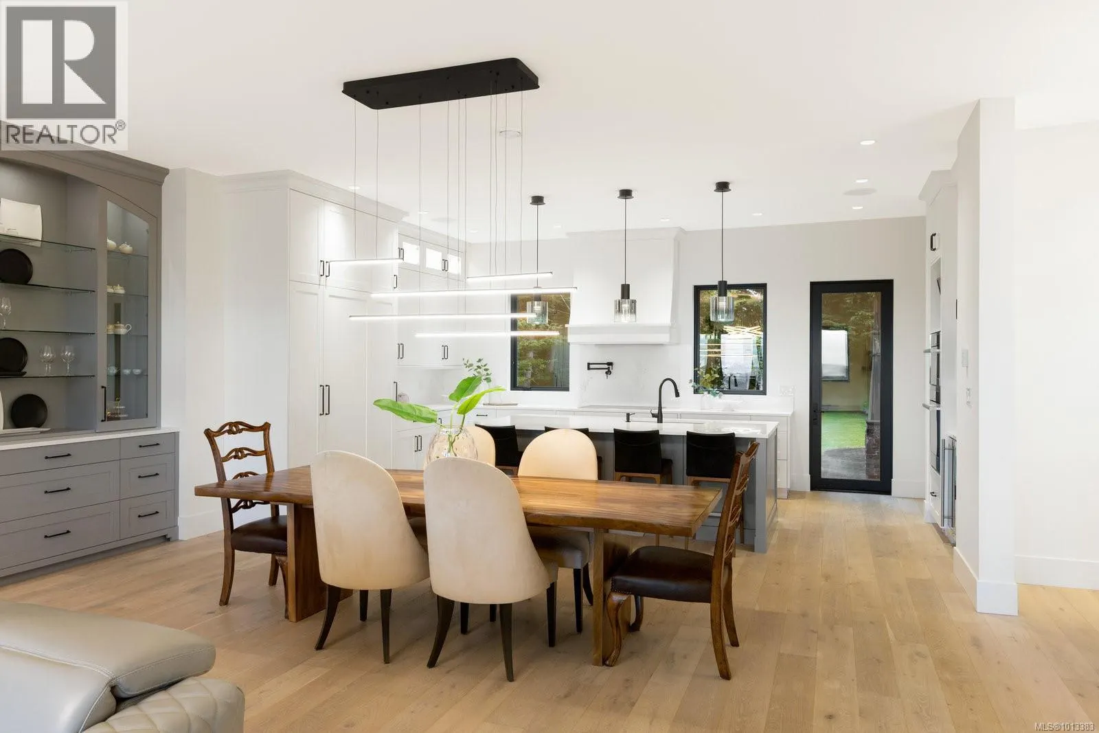 418 Beach Dr