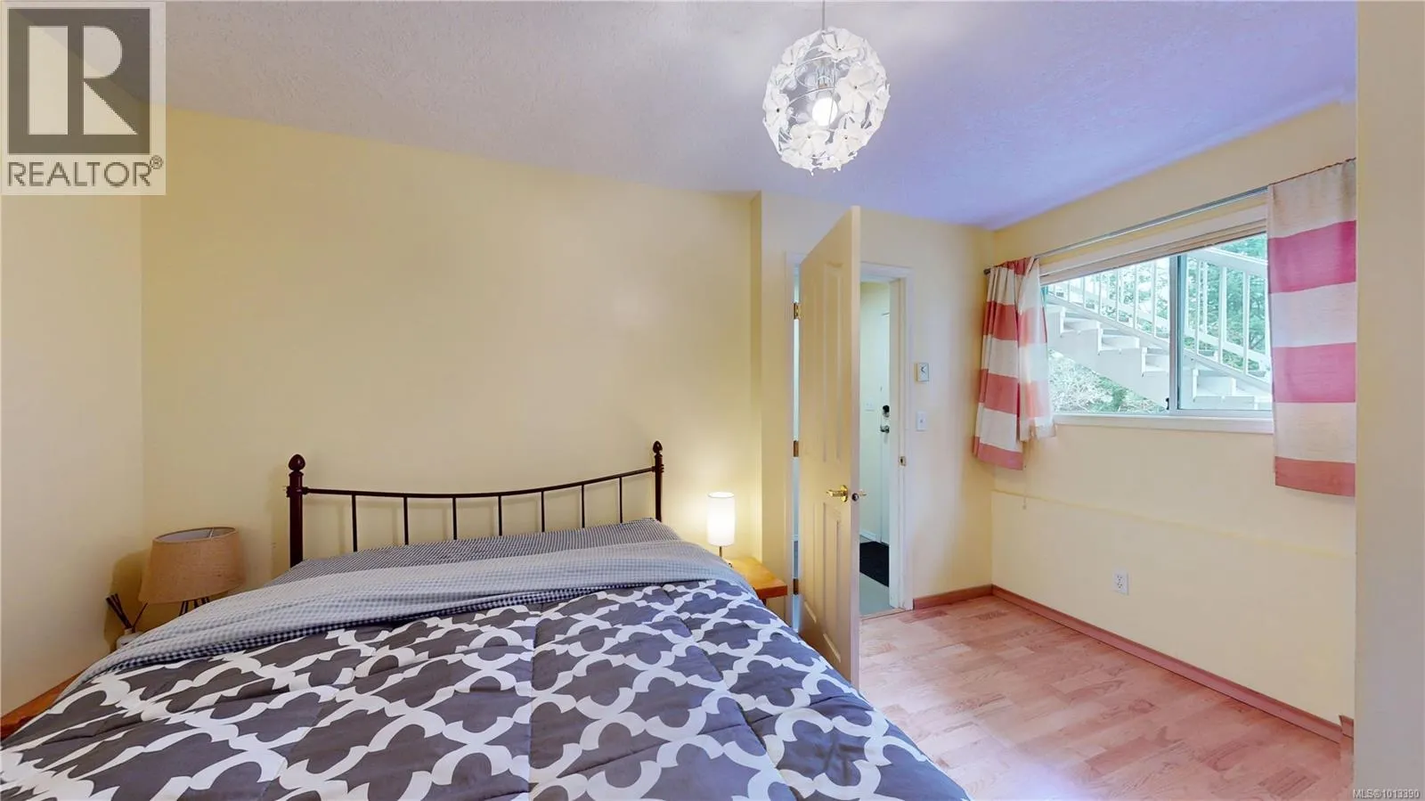 986 Seapearl Pl