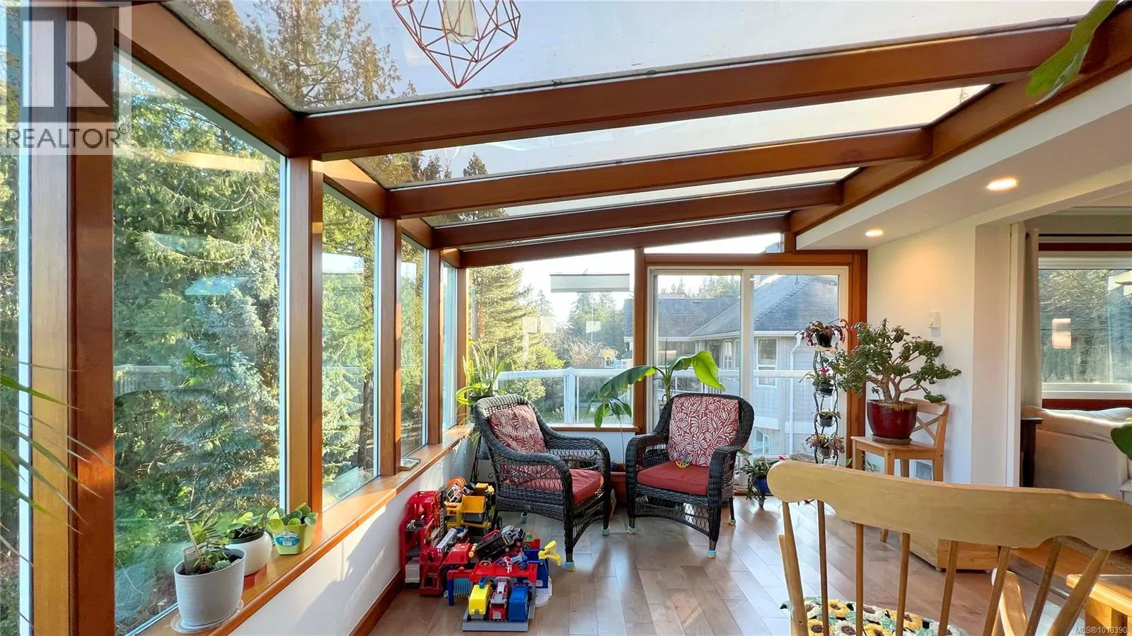 986 Seapearl Pl
