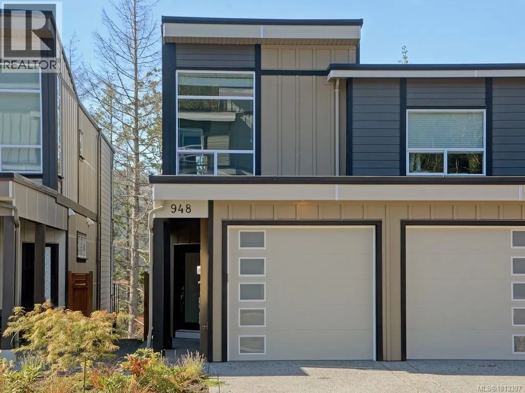 948 Warbler Close