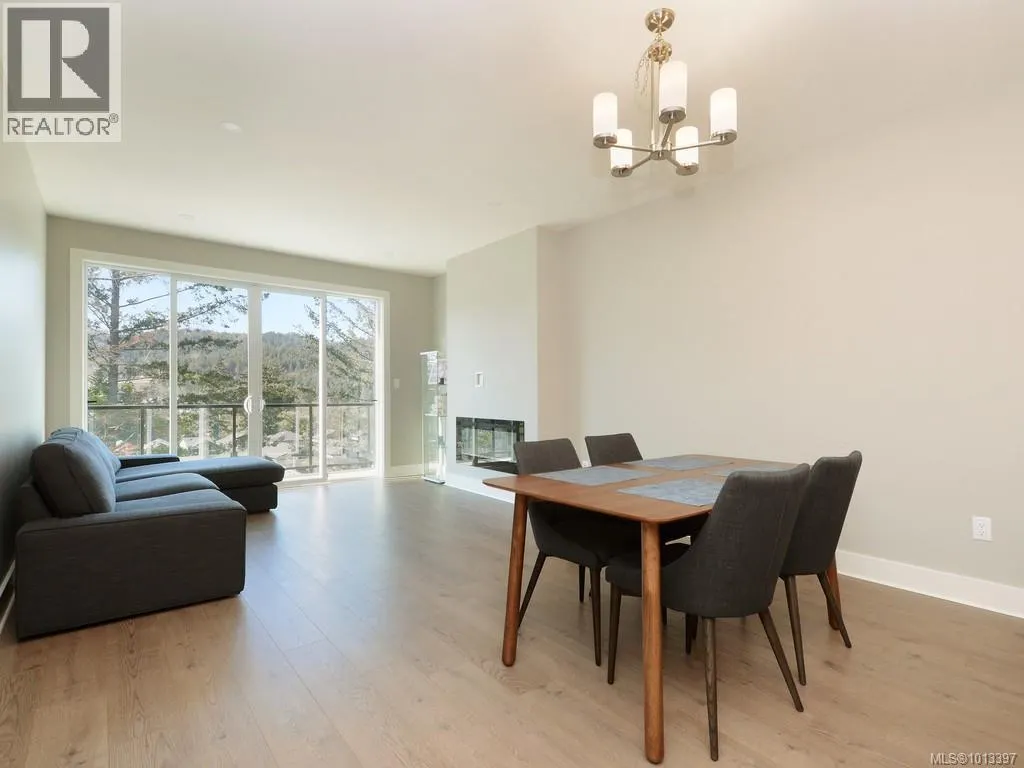 948 Warbler Close