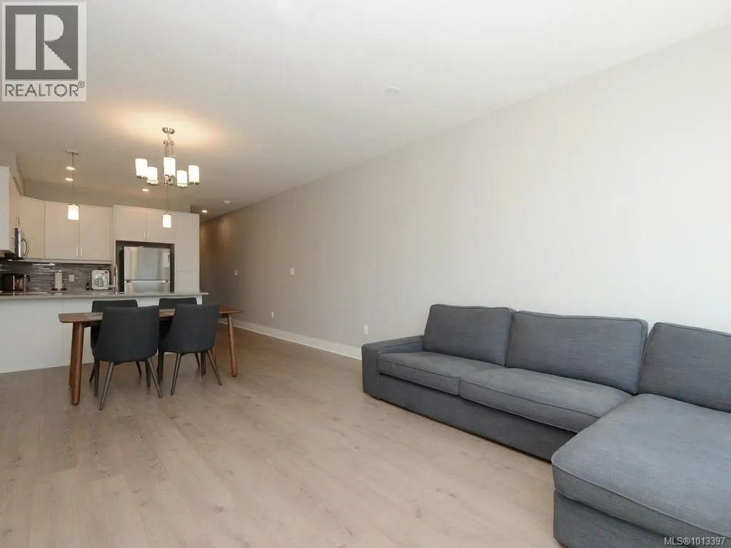 948 Warbler Close