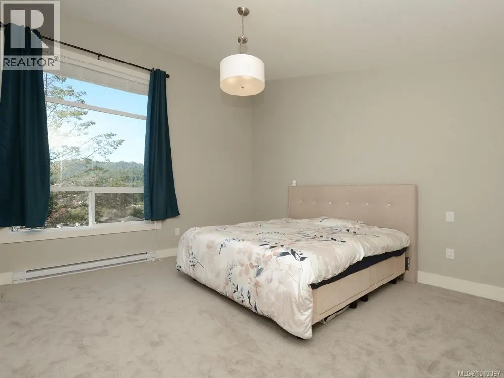 948 Warbler Close