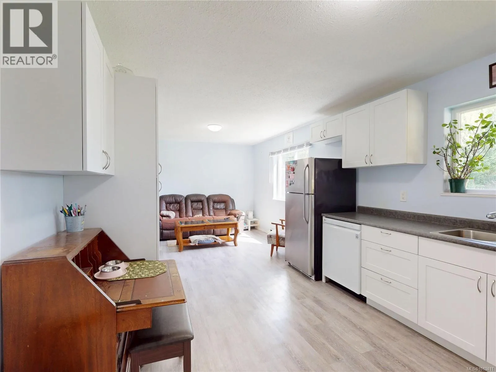 2113 Amethyst Way