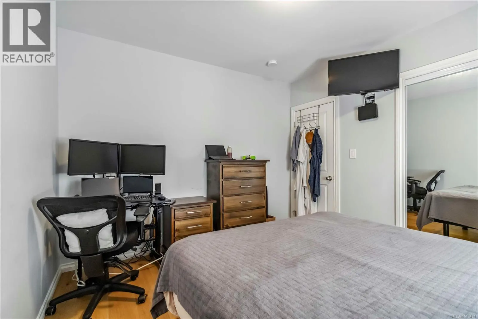 1112 Craigflower Rd