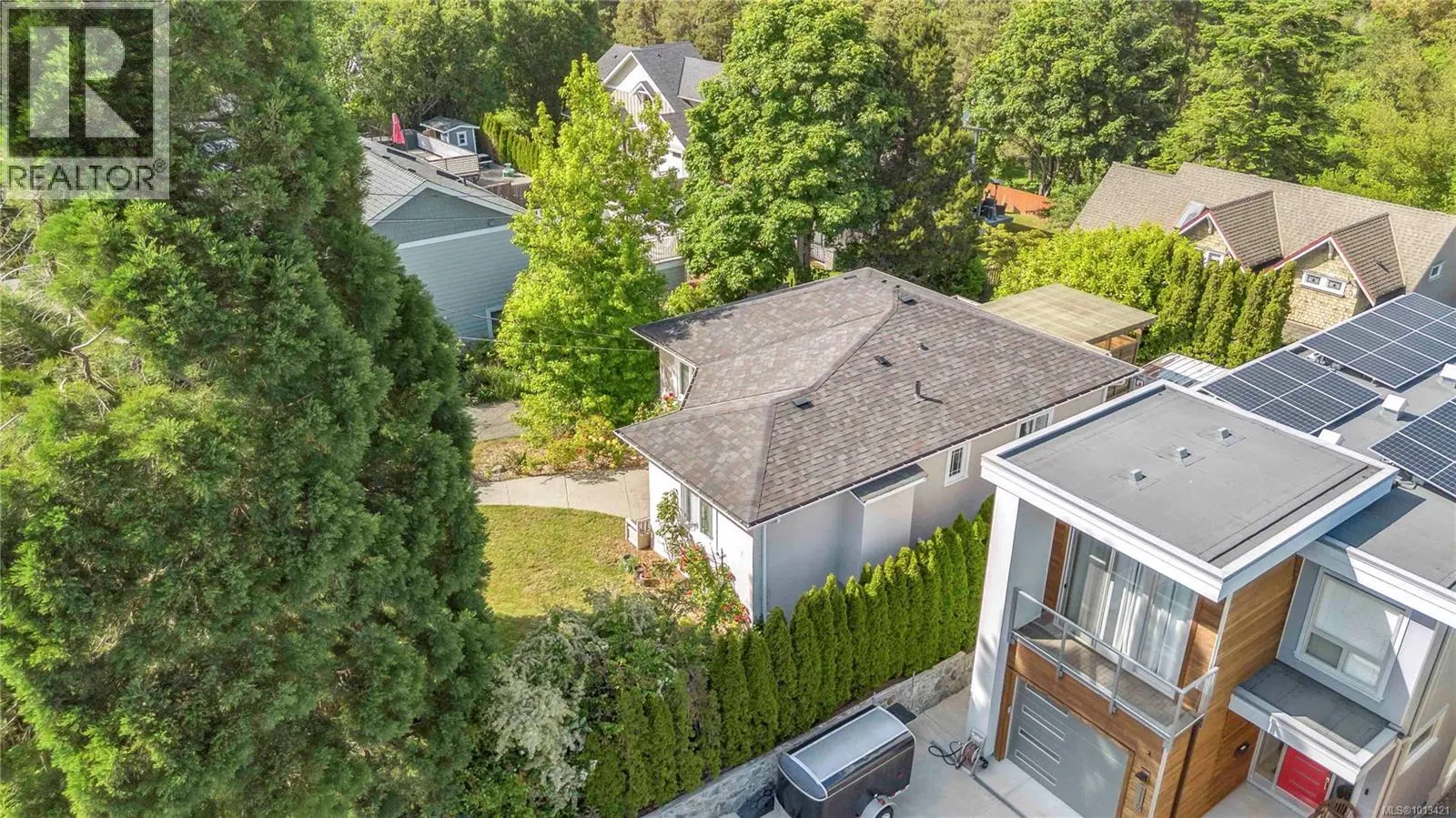 1112 Craigflower Rd