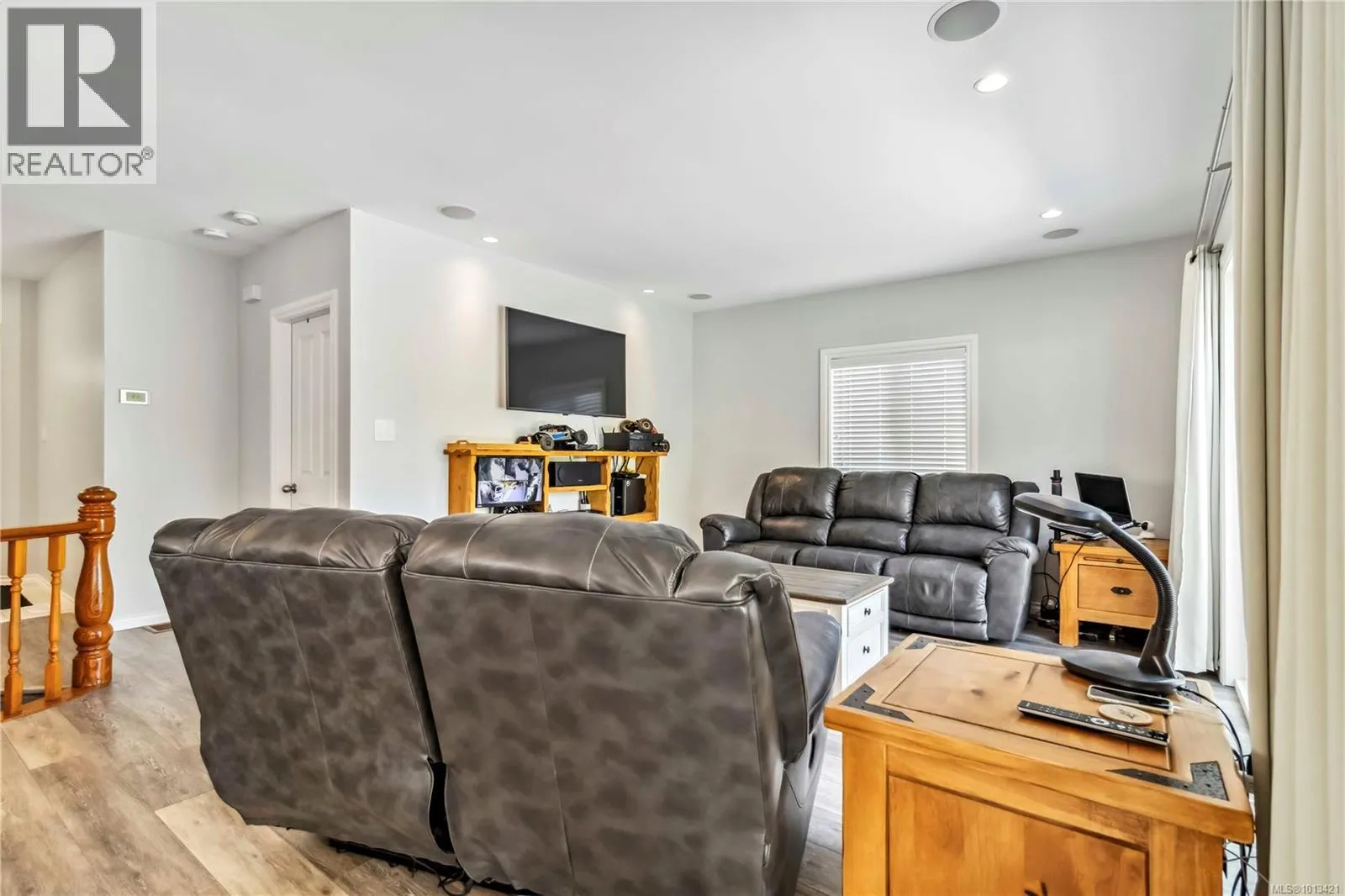 1112 Craigflower Rd