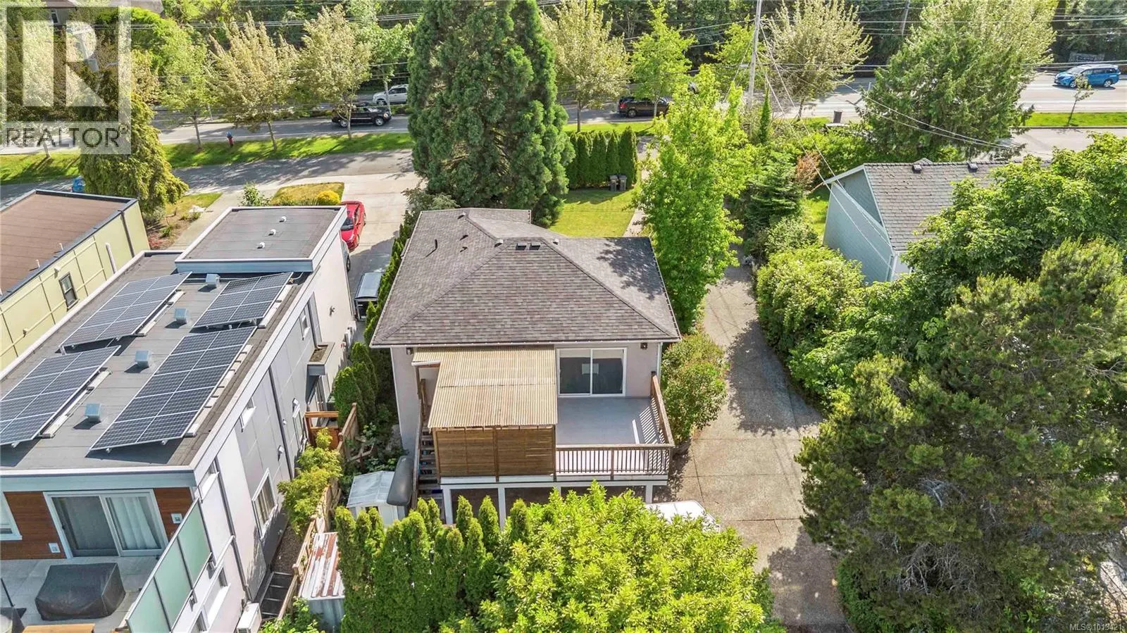1112 Craigflower Rd