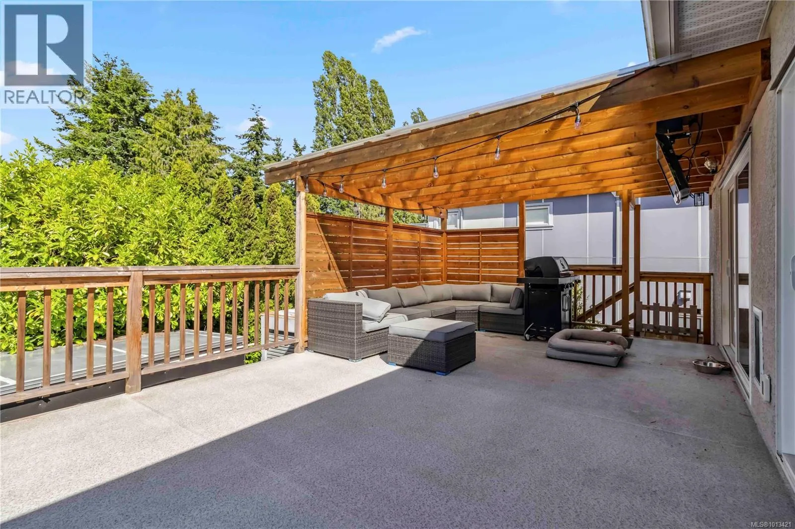 1112 Craigflower Rd
