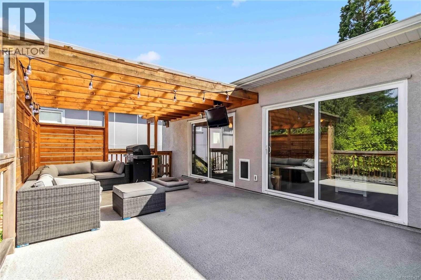 1112 Craigflower Rd