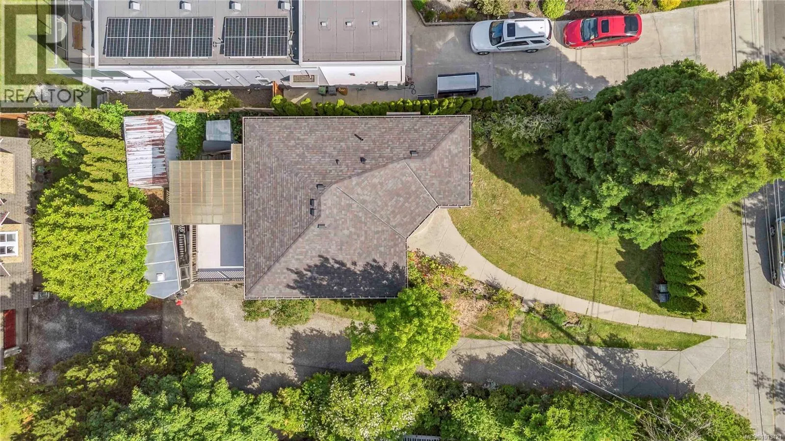 1112 Craigflower Rd