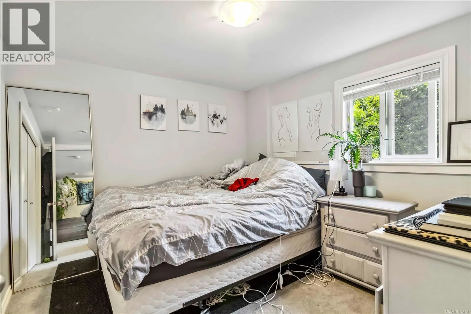 1112 Craigflower Rd